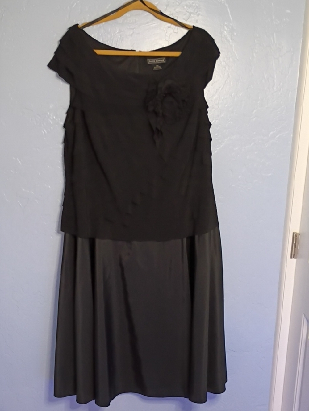 Jessica Howard Black Midi Dress with Rosette Accent